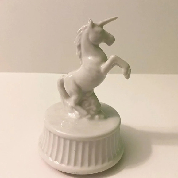 Vintage Otagiri Unicorn Rotating Music Box As Time Goes By 5 Inch Tall Figurine - Picture 2 of 16